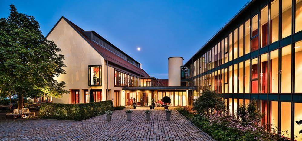 Hotel Oberschwaebischer Hof Schwendi Экстерьер фото