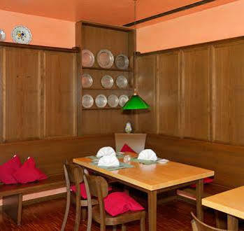 Hotel Oberschwaebischer Hof Schwendi Экстерьер фото